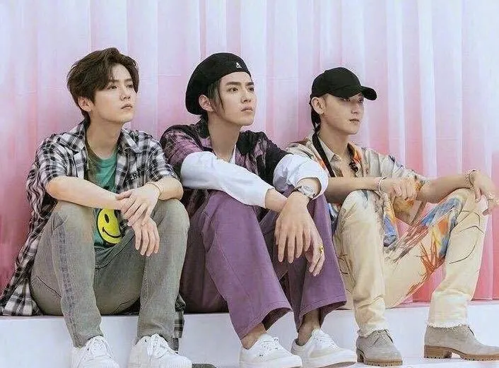 吴亦凡、鹿晗、黄子韬退队后，EXO组合的状况到