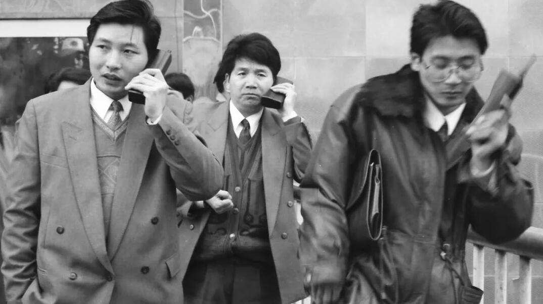从外国垄断到国产崛起，三十年中国手机市场，到底发生了什么？