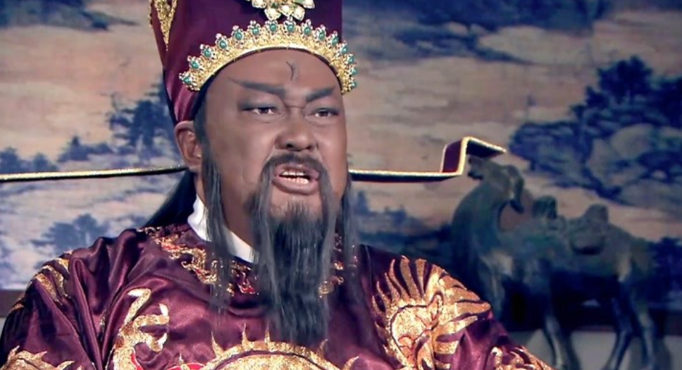 此后的十年里,他陆续推出了《包公》系列八部电视剧.