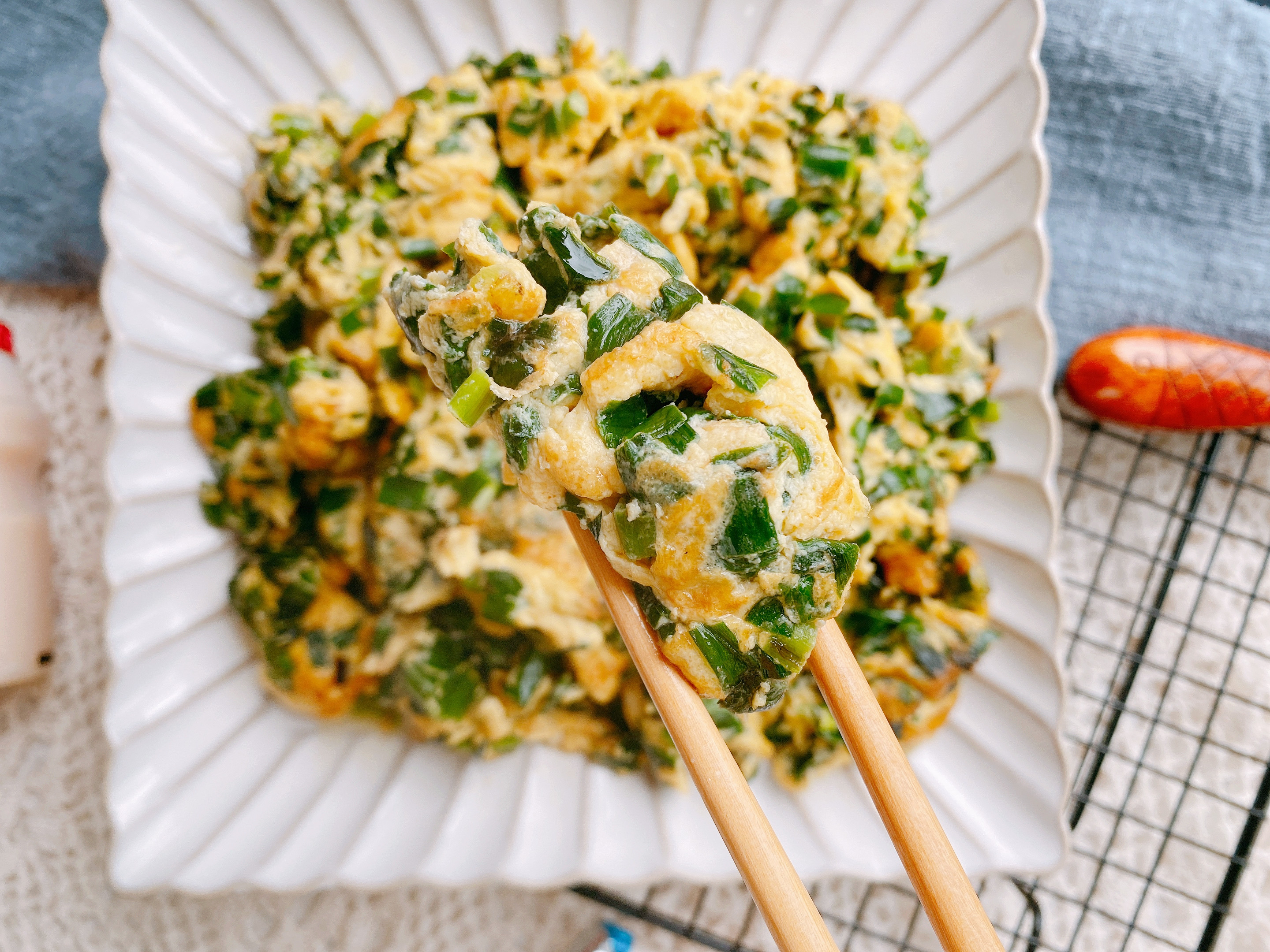 韭菜炒雞蛋，很多人第一步就錯了，教你2點，韭菜不出水雞蛋滑嫩