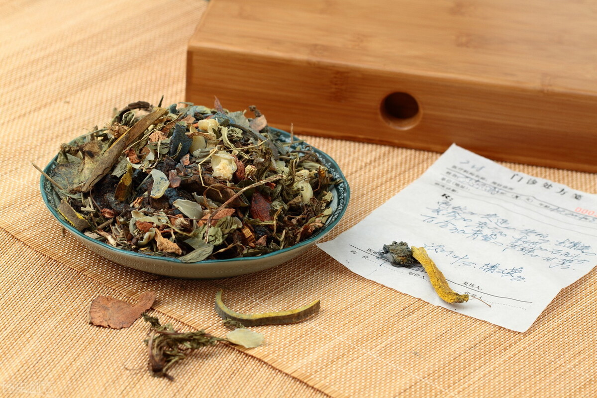 茶人借鉴：中医药特色小镇的发展与思考