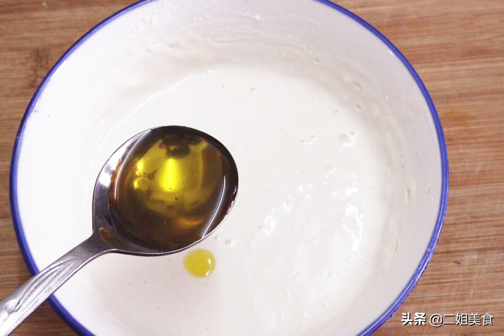 做脆皮炸鲜奶，可不是裹面包糠，教您正宗做法，外酥里嫩，真好吃