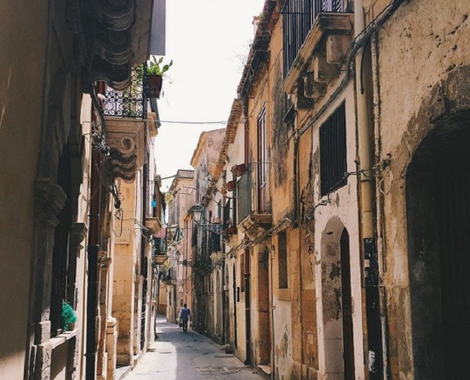 强权抑制下的西欧各国，是如何变成“地方自治