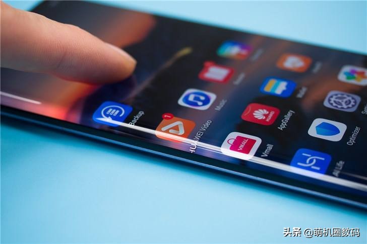 華為 Vs 榮耀｜親兄弟之間的旗艦較量，到底誰更適合入手？