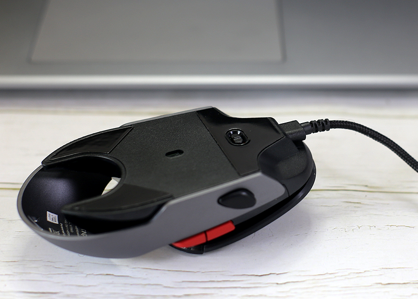 反馈灵敏双模电竞设计，雷柏VT960鼠标极速带感