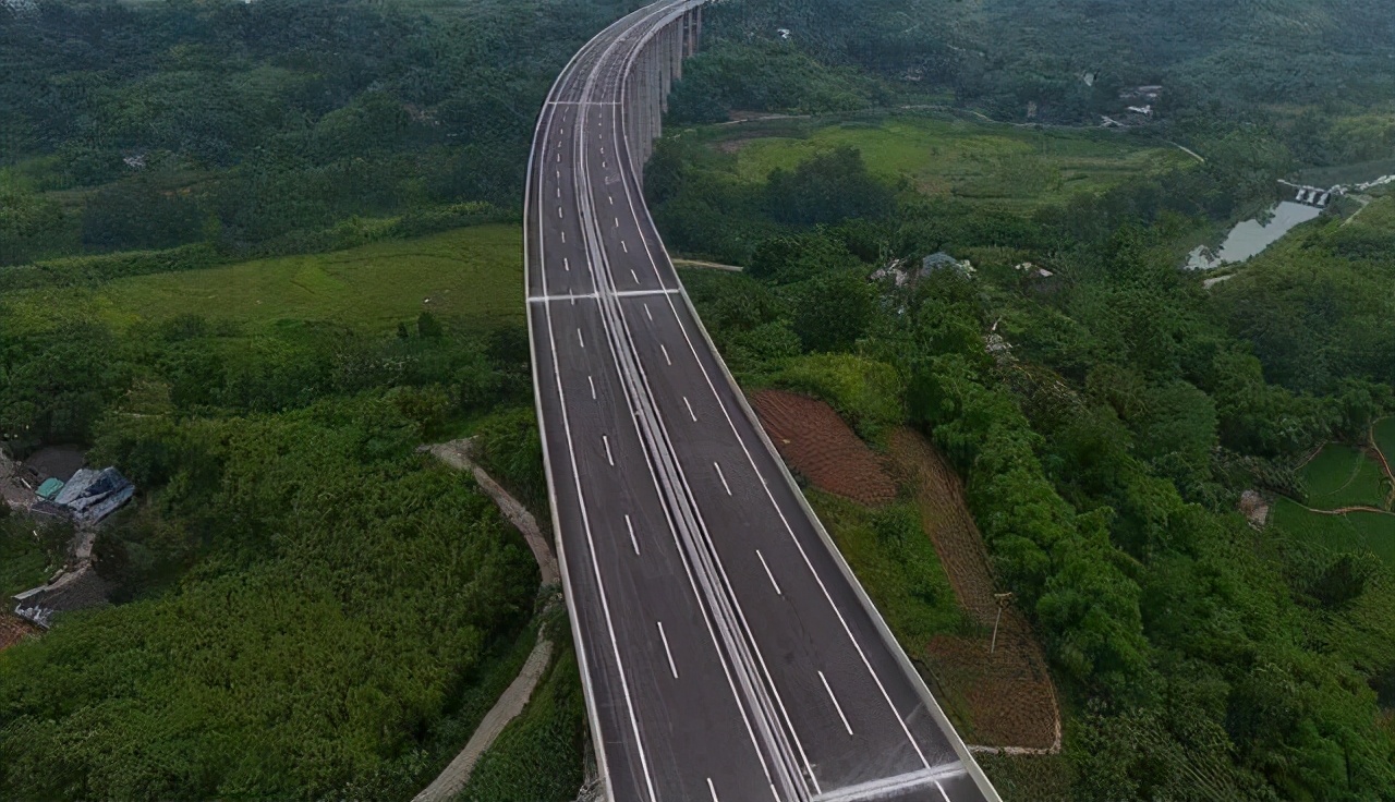 绵九高速即将粉墨登场，成都去九寨沟全程高速，沿路风景怡人