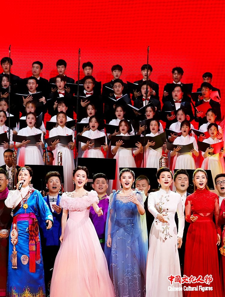 郁钧剑从艺五十<font color=red>周年</font>回乡演唱会70位歌唱家倾情演绎民族经典