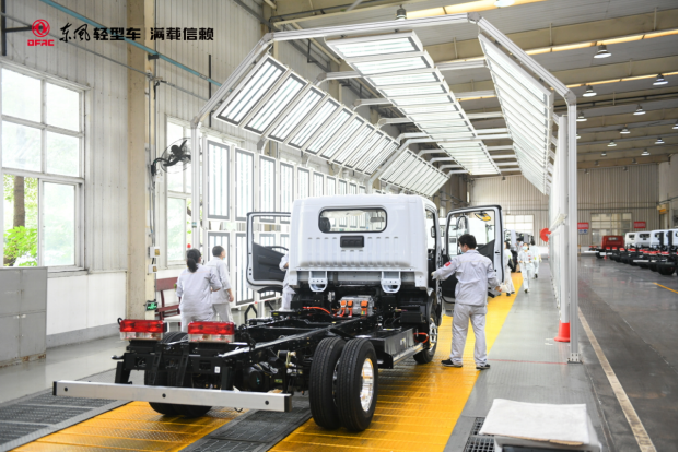 守東風(fēng)初心 走領(lǐng)先之路東風(fēng)汽車股份開啟百家媒體品質(zhì)體驗(yàn)之旅活動(dòng)