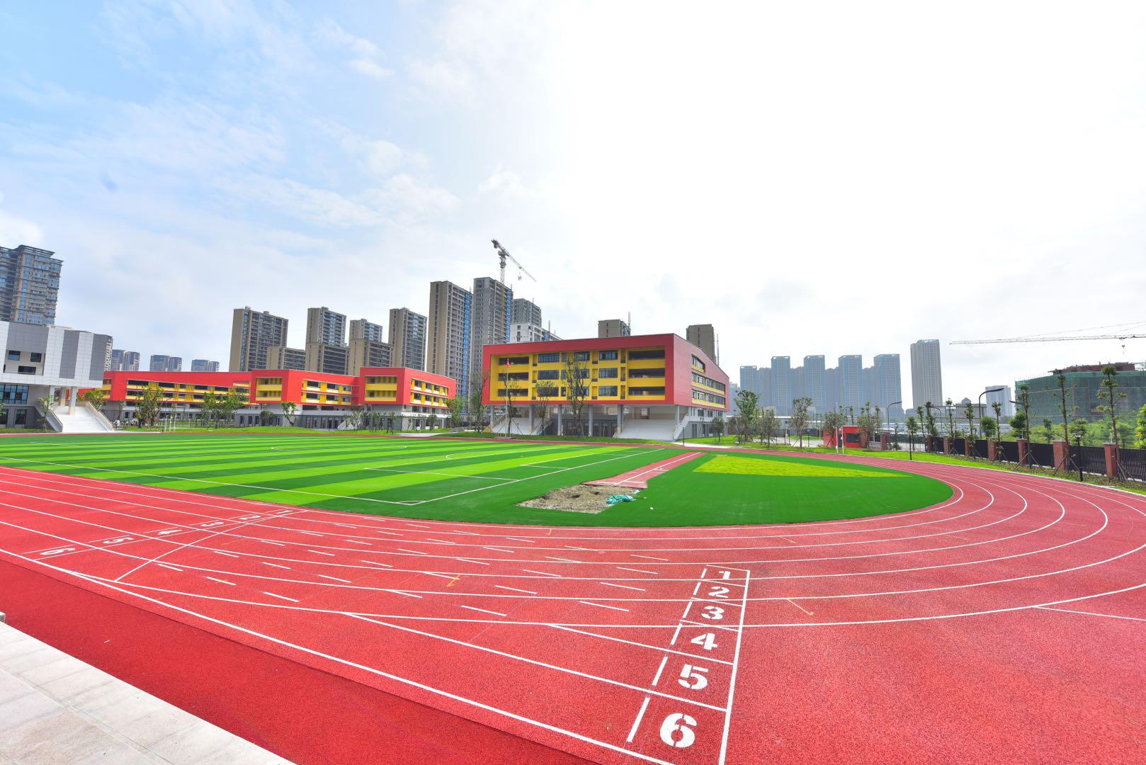 雙流棠湖中學(xué)怡心實(shí)驗(yàn)學(xué)校“夢幻校園”迎新(圖8) 雙流棠湖中學(xué)怡心實(shí)驗(yàn)學(xué)校“夢幻校園”迎新(圖8)