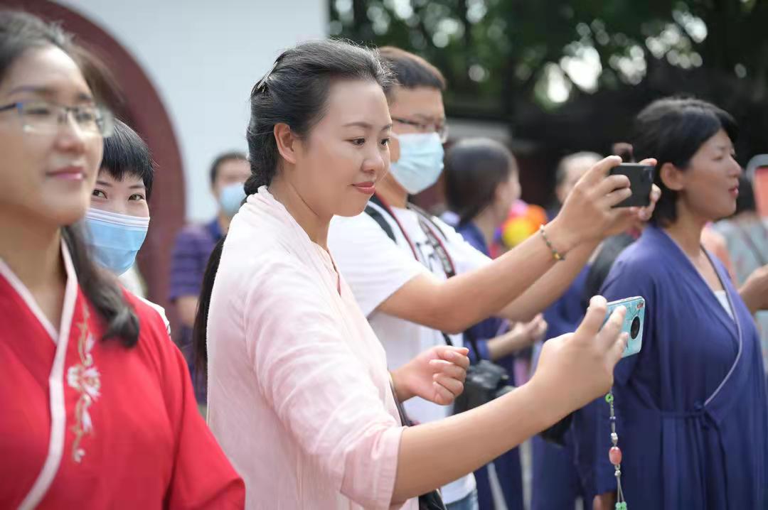 郫都区望丛祠举办“月满中秋，雅聚望丛”中秋游园活动