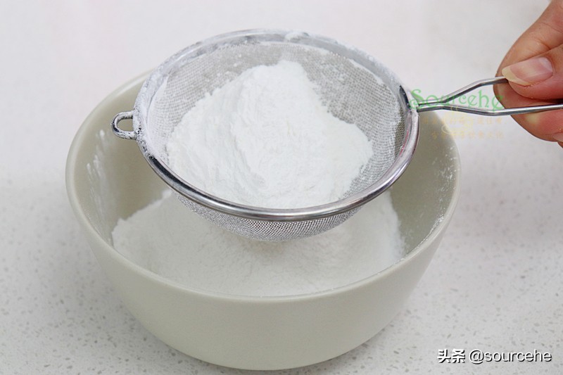 中秋月饼，不用烤箱就能做，冰爽软糯，甜而不腻，淡淡的凤梨清香