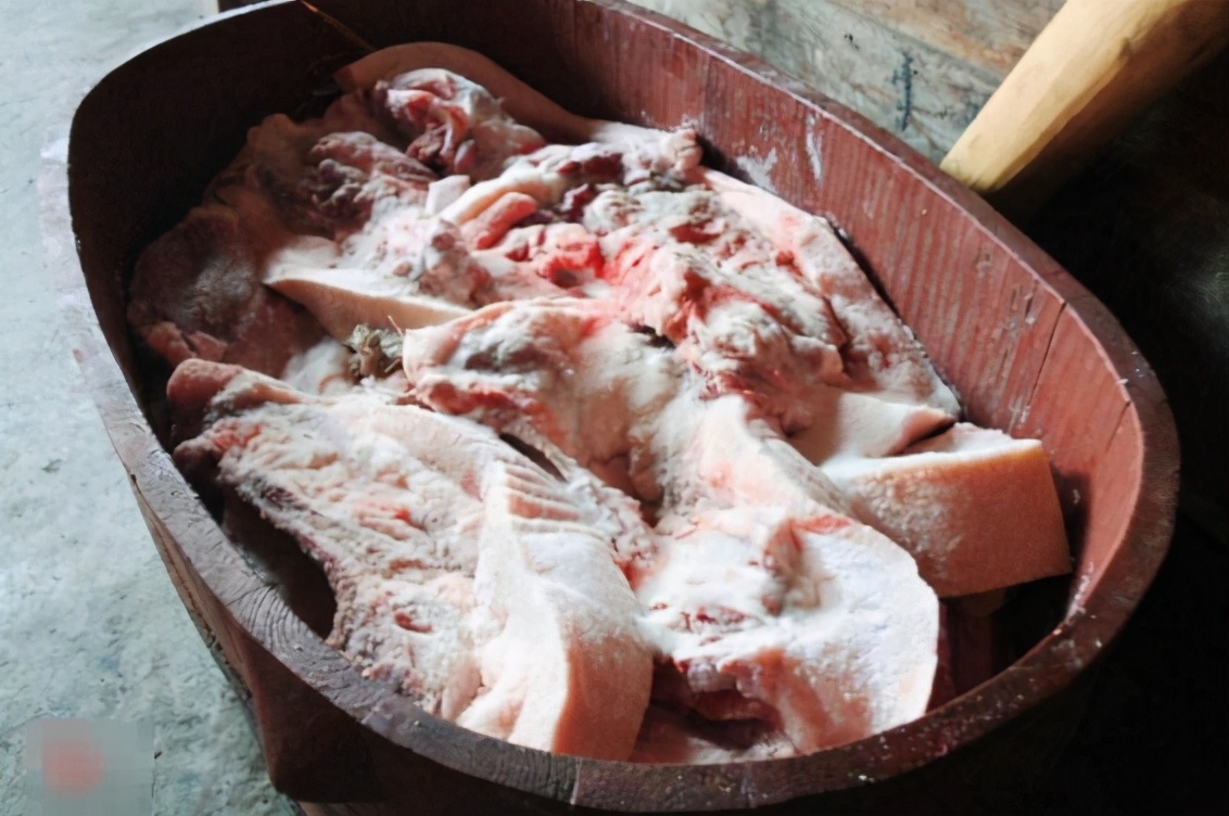 图片[5]-腌腊肉放多少盐？记住这个比例 不发霉不变臭放一年不坏-起舞食谱网