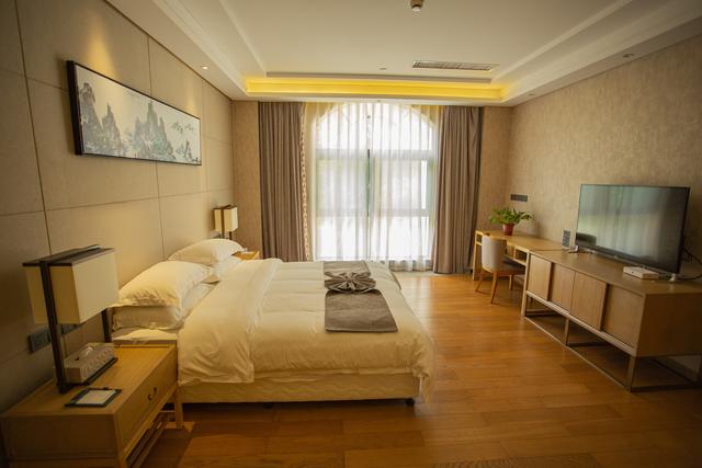 有哪些适合白领度假的地方？要安静、有山有湖、原生态的地方