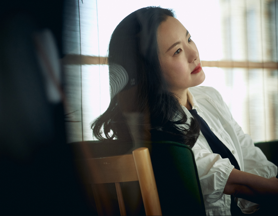 咏梅夺得最佳女主演！人到中年依旧活出自己的姿态，网友：我酸了