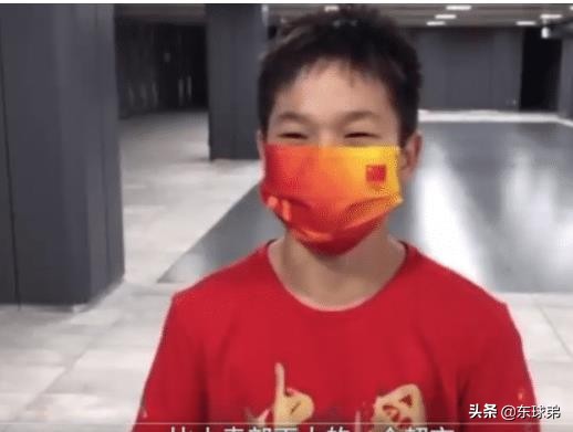 为何有那么多人愿意冒险帮助全红婵？背包挂饰、合照姿势或是答案