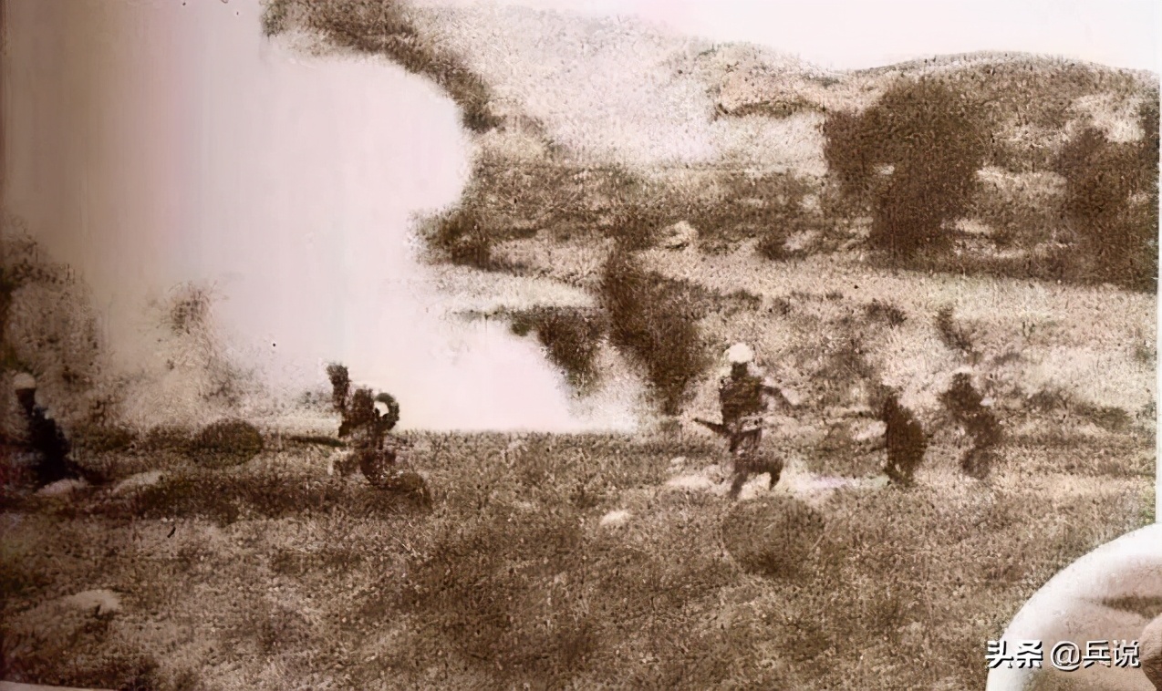 血腥白刃战：日军队长砍死司号员，被八路军连长刺刀钉地
