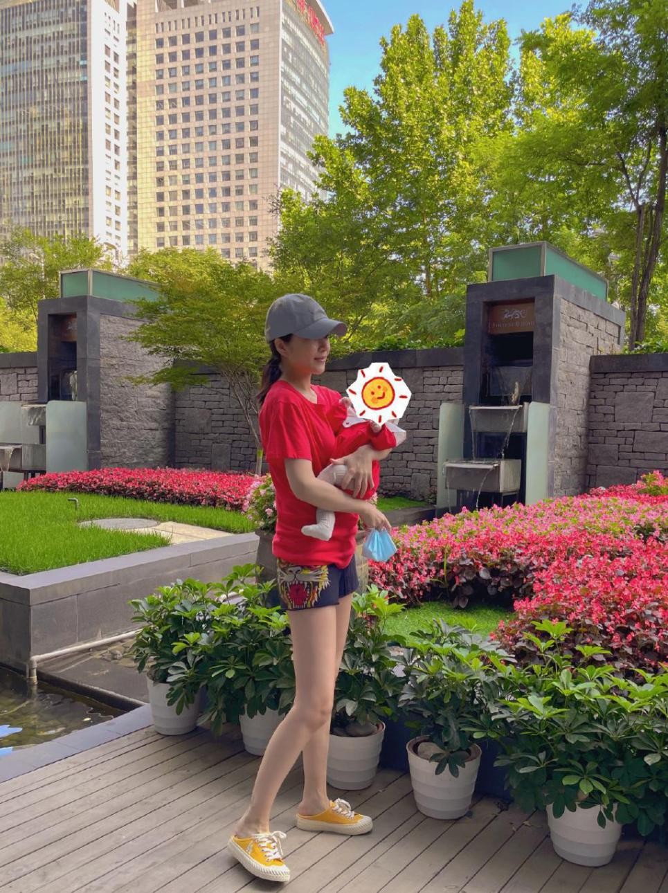 杜淳老婆是圈外人，私下一身T恤配短褲，顏值倒是不輸女明星
