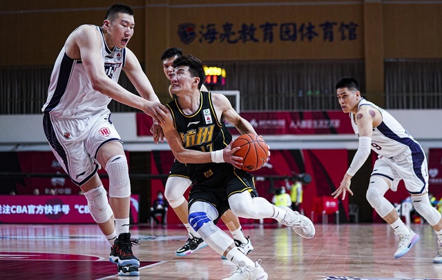今天！CBA迎来顶级本土后卫之争，郭艾伦或力压