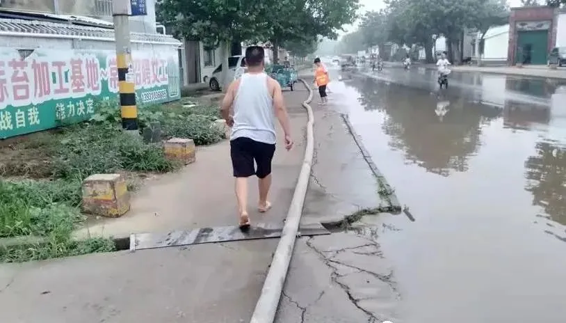 邯郸：雨情就是命令 防汛即是责任 魏县各级各部门干部职工奋战防汛排涝第一线