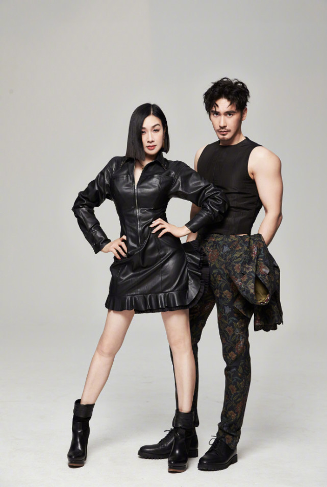 钟丽缇51岁庆生现场曝光，着开叉拖尾裙展婀娜身姿，状态超冻龄