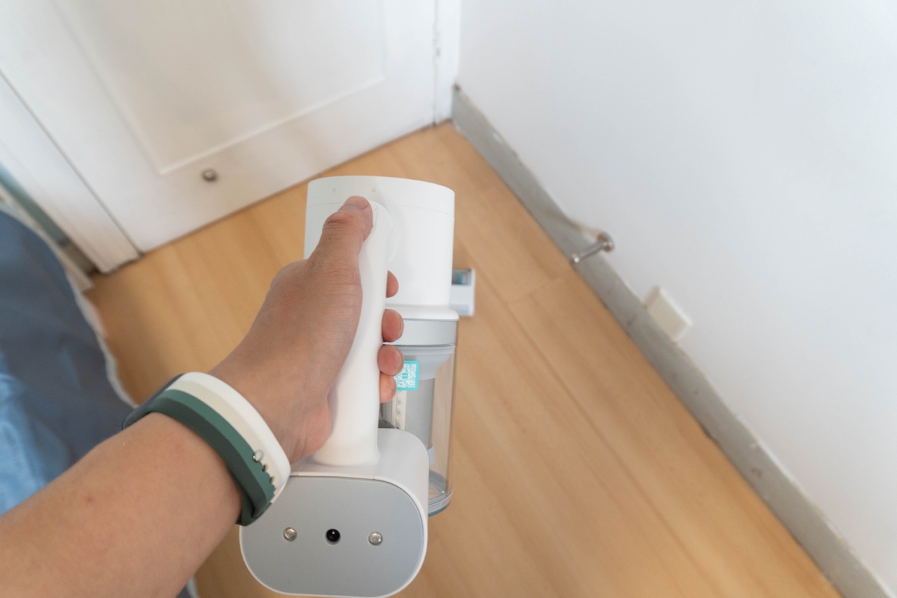 清扫房间一次搞定，华为荣耀吸尘器CLEA吸拖一体还抗菌