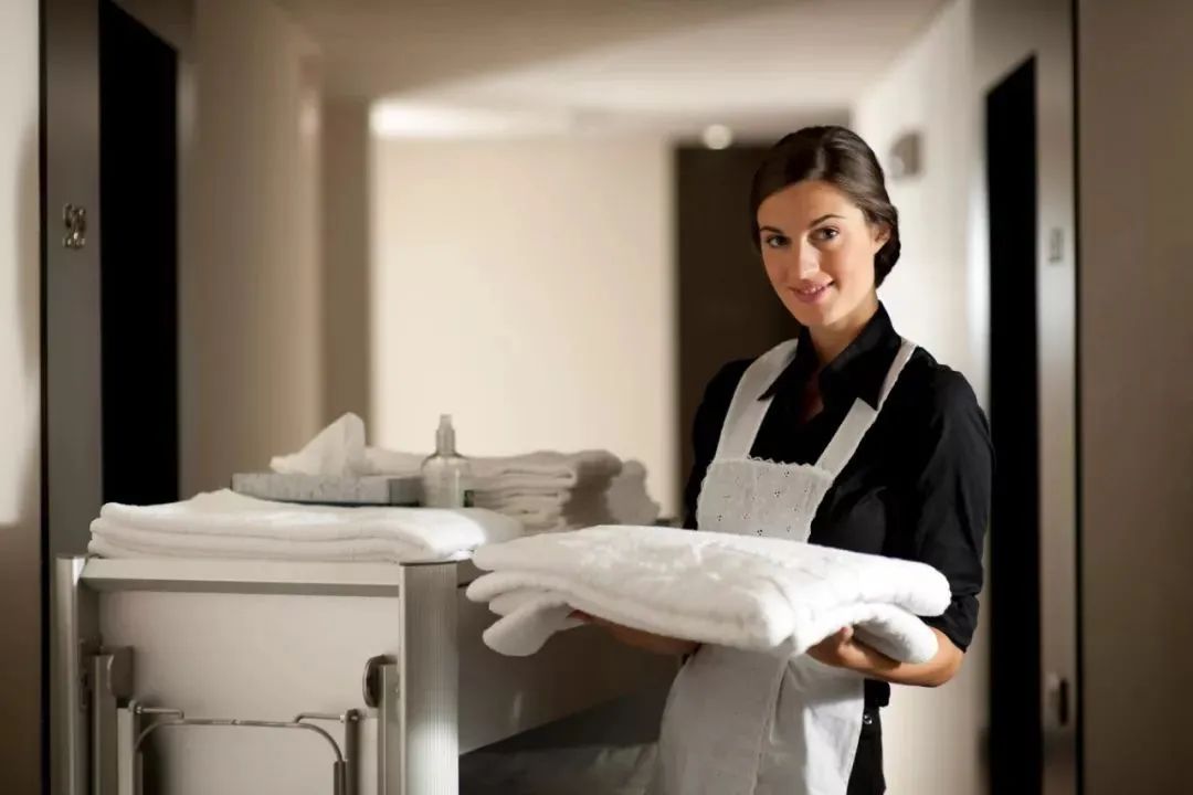 酒店保洁客房清理流程标准及注意事项