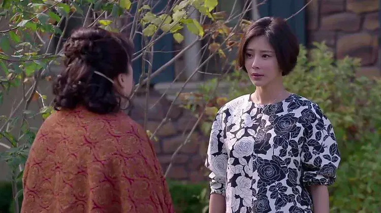 兒媳：「要麼月給5000，要麼出力，你二選一」婆婆：我不欠你