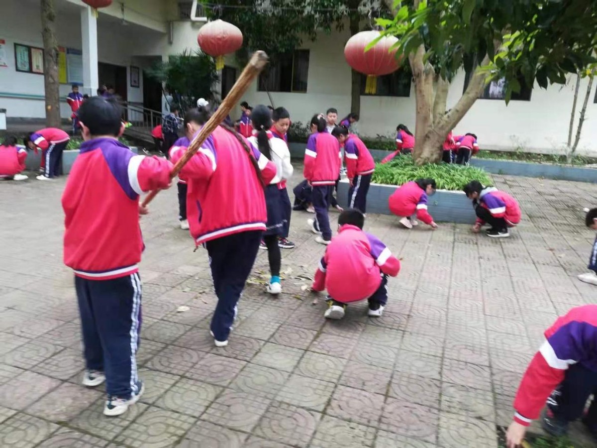四川省宣漢縣蒲江小學(xué)開展實(shí)踐活動(dòng)(圖4) 四川省宣漢縣蒲江小學(xué)開展實(shí)踐活動(dòng)(圖4)