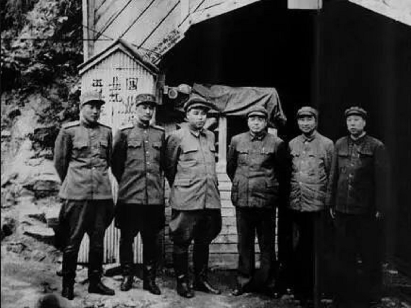 Ϊ��������Ըѡ��ս�ܣ�Ҳ���ڳ���ս����ʹ��ԭ�ӵ���