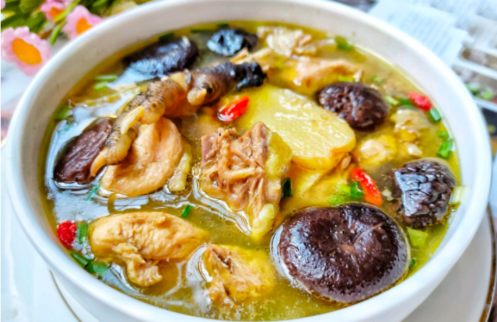 鸡肉和它一起炖，色香味俱全，吃一口就停不下来