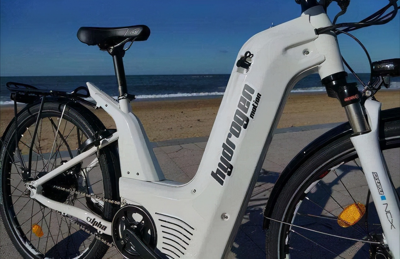 新能源自行车亮相，电动车或被替代，一次可行驶百公里