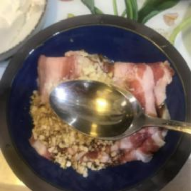 紧实的牛肉搭配嫩滑的豆腐，满满一锅汤，暖心又暖胃