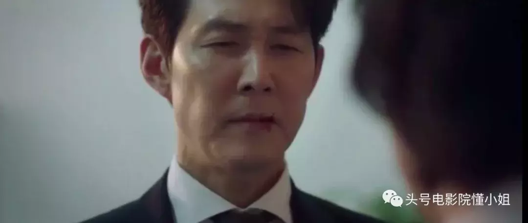 两集拿下9分!李政宰10年后演韩版《纸牌屋》,刚播就续订第二季