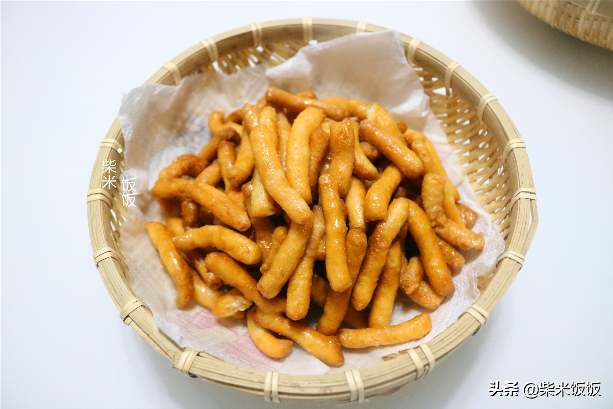 一碗糯米粉，一碗糖水，做80后小时候的零食，香甜酥脆真好吃