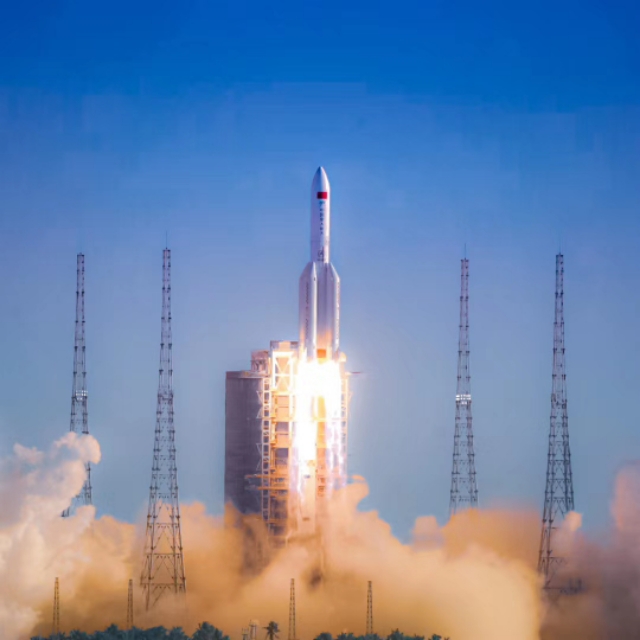 长征五号将在年底前发射嫦娥探测器，实现我国首次月球采样返回