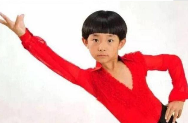 “以前嫌他丑，如今追成狗”男明星，千璽上榜，最后一位堪比整容