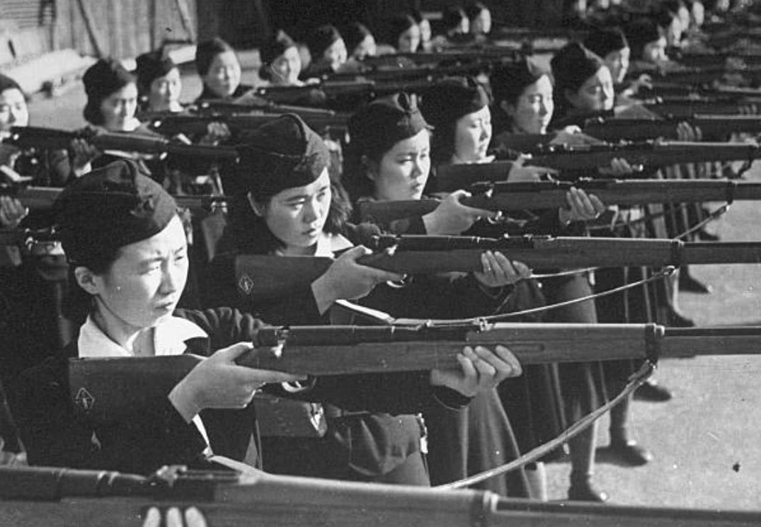 如果日本坚决不投降，会是什么结果？前线饿死士兵，后方饿死百姓