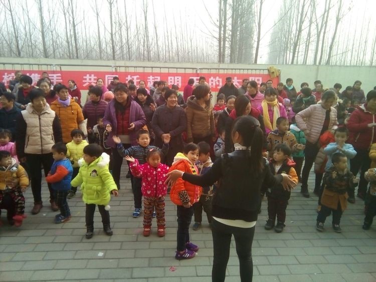 幼兒園放學延遲至6點，家長就有時間接送孩子？ 立馬又暴露新問題