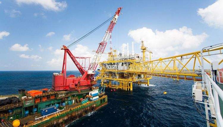 美伊爆发正面冲突，美军舰拦截伊朗5艘油轮，伊