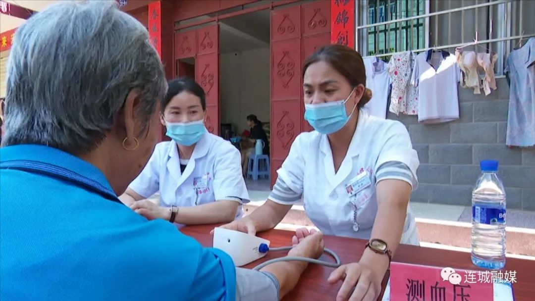 「我为群众办实事」中医宣传服务进社区 送医送药暖人心