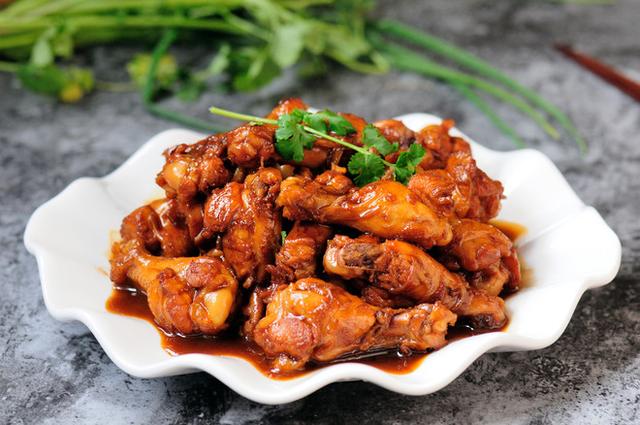 8道百吃不厌的经典家常菜，简单易做，味道很好吃。