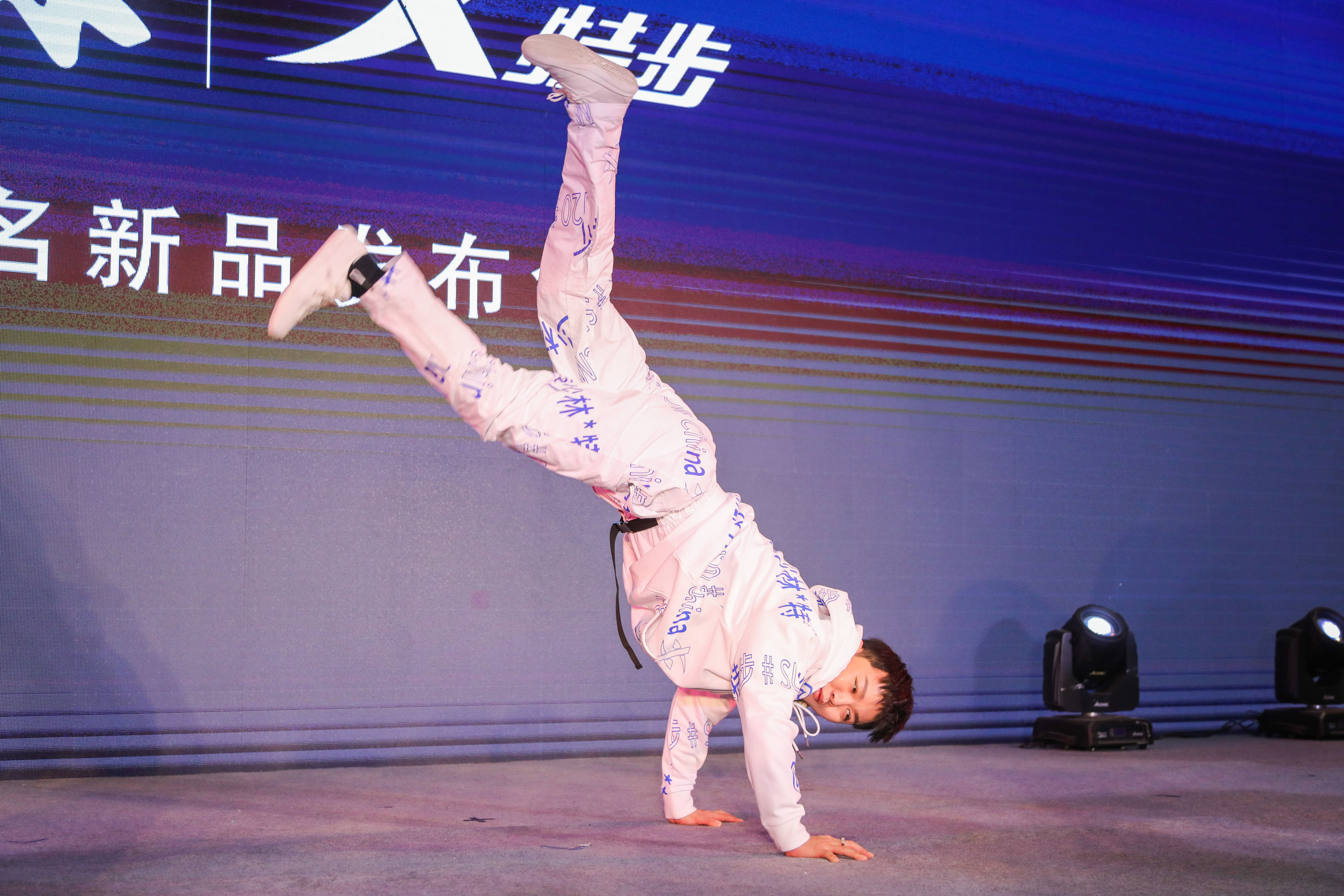 功夫國潮煥新升級！特步X少林登陸上海SNEAKER CON