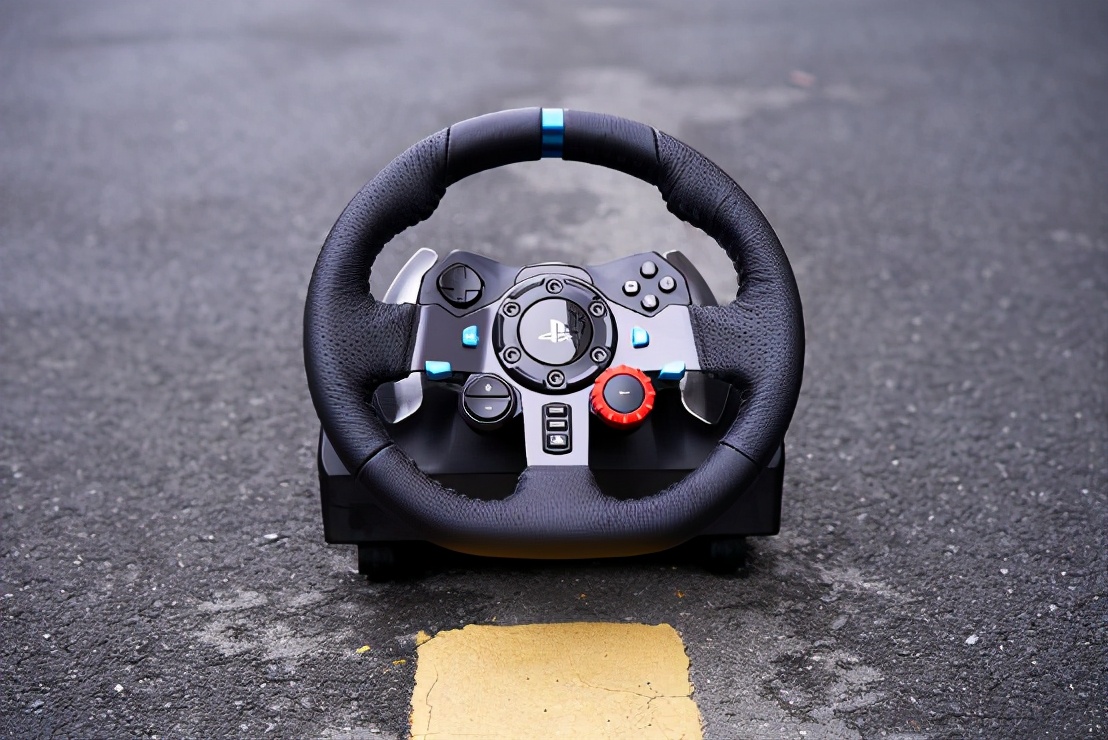 開車?yán)?！駕駛模擬界的守門員，羅技G29玩家評測