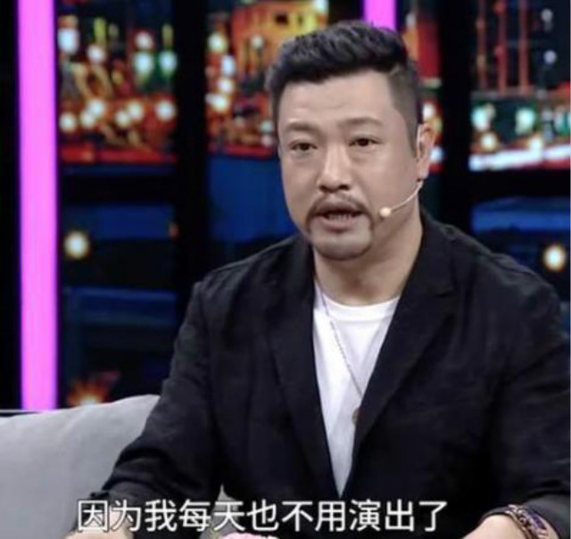 军人出身走喜剧风格，2次夺冠2上春晚，娶美女妻子被嘲吃嫩草