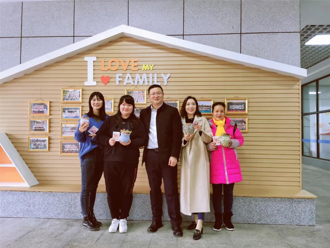 四川天府新区华阳小学老师的浪漫女神节