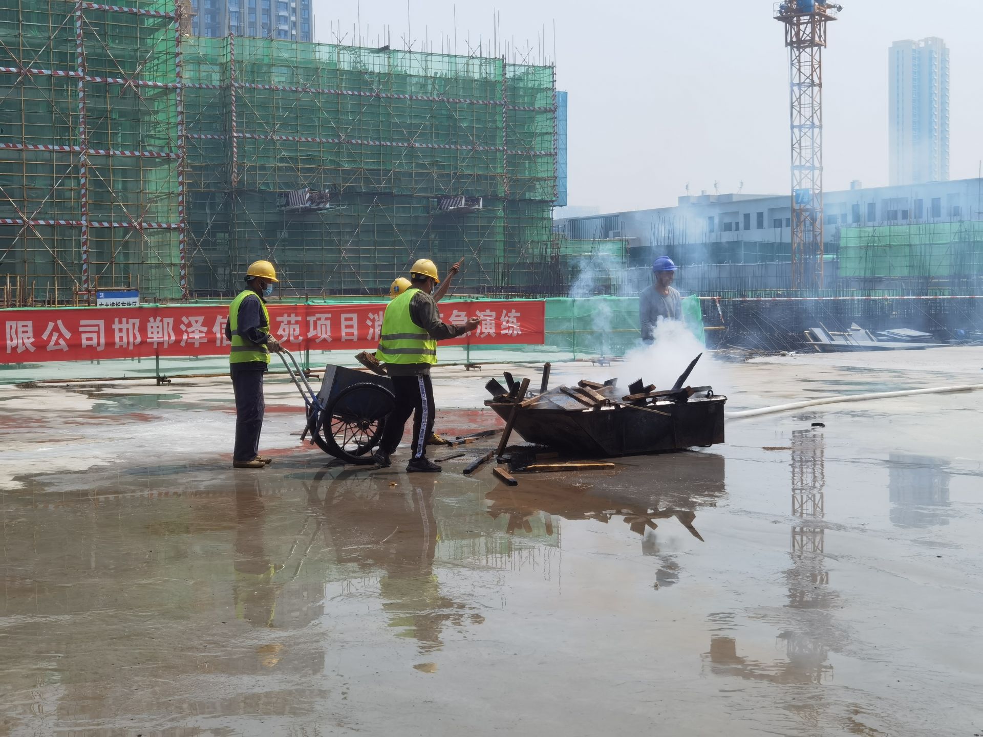 邯郸复兴区庞村街道举行“安全生产月”启动仪式