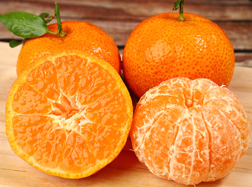 买砂糖橘时怎么挑？学会这4个挑选技巧，包你买到的橘子香甜多汁