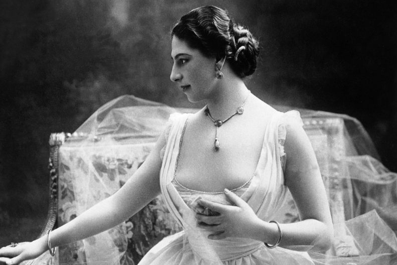 一战最美双面女间谍：性感尤物，身材妖娆，被