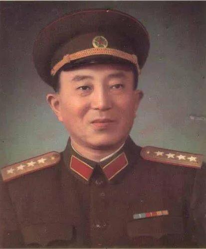 图片详解：建国以来，人民解放军经历的15次军服变迁发展历程