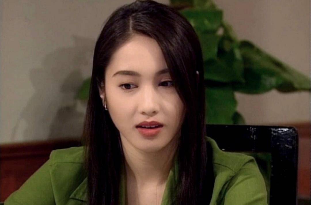 黎姿晒视频久违开嗓，再唱26年前金曲，获阔太甘